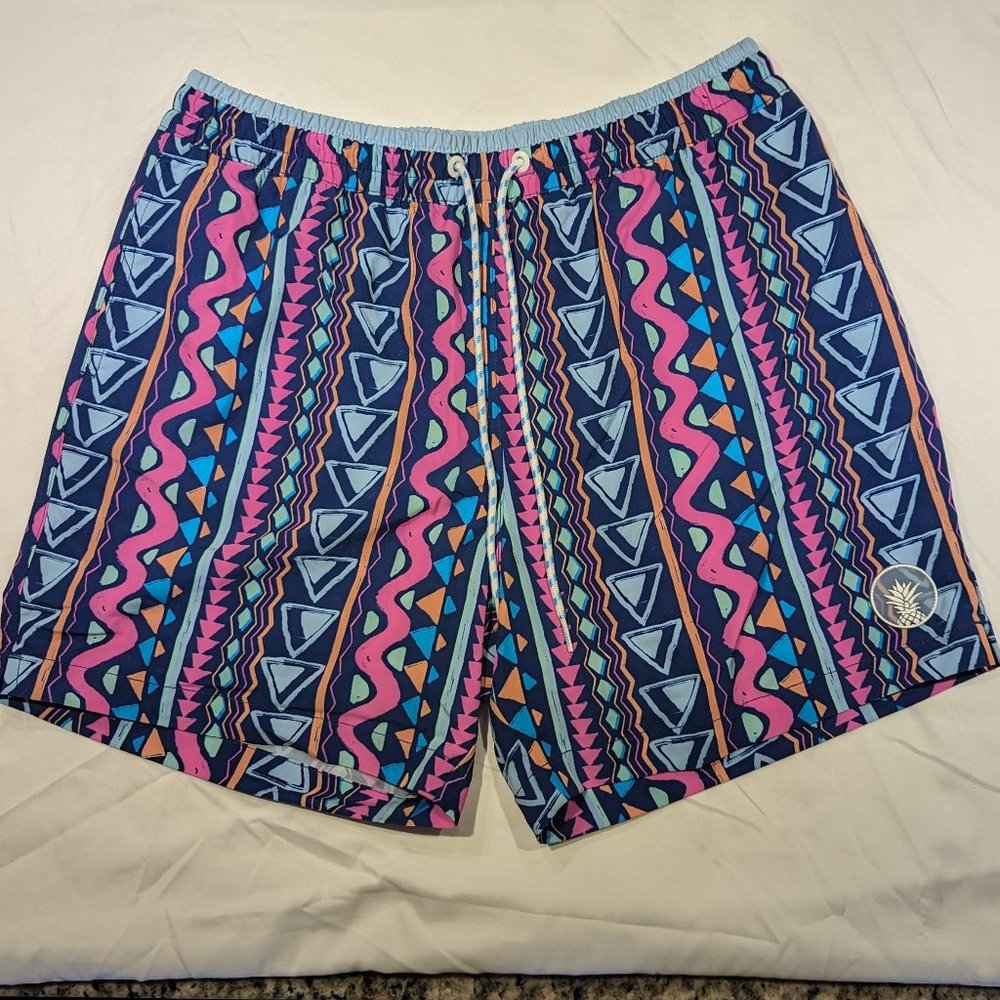 FUN Athleisure Shorts - Chubbies L 5.5"